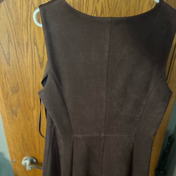 Woman’s size 16 dress - Picture 3 of 3
